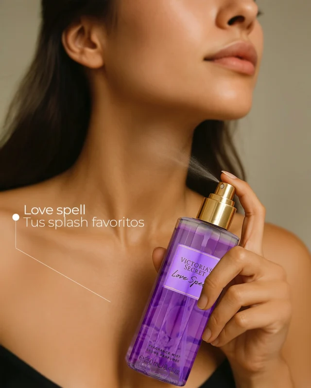 ✨ Love Spell en el aire y en mi piel.
El toque perfecto para empezar el día con magia 💜
¿Ya elegiste tu favorito de Victoria’s Secret?
⠀
Disponible en nuestra web 🛍️
#LoveSpell #VictoriasSecret #FraganciaFemenina #SplashVS #CuidadoPersonal #PerfumesChile