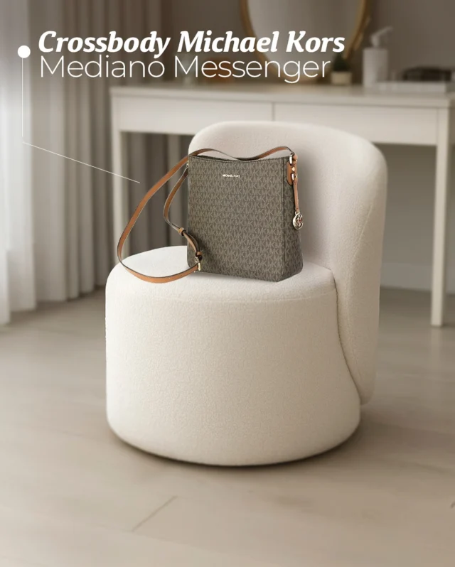 Elegancia que se nota desde el primer vistazo ✨
Tu espacio favorito también merece estilo, y este bolso Michael Kors lo tiene todo: clase, detalle y ese toque sofisticado que eleva cualquier ambiente.
